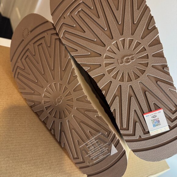 Ugg Classic Dipper Platform Boot Women Brand New Authentic price is firm - Picture 8 of 8